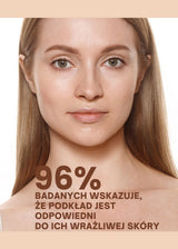 Kobieta z naturalnym makijażem i gładką skórą, promocja podkładu dla wrażliwej cery