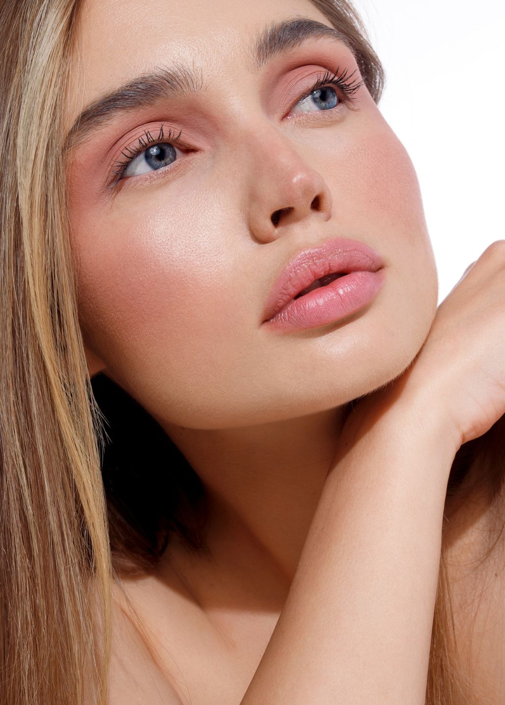 Makijaż oka wykonany cieniem mineralnym Candy Annabelle Minerals